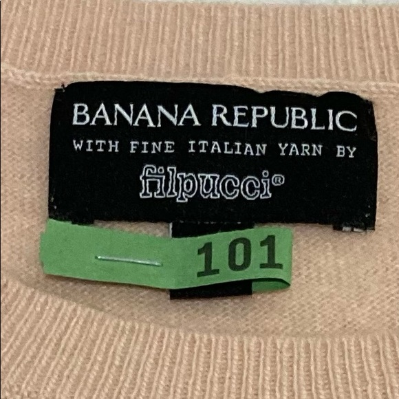 Banana republic pale peach sweater, size small - Picture 3 of 5